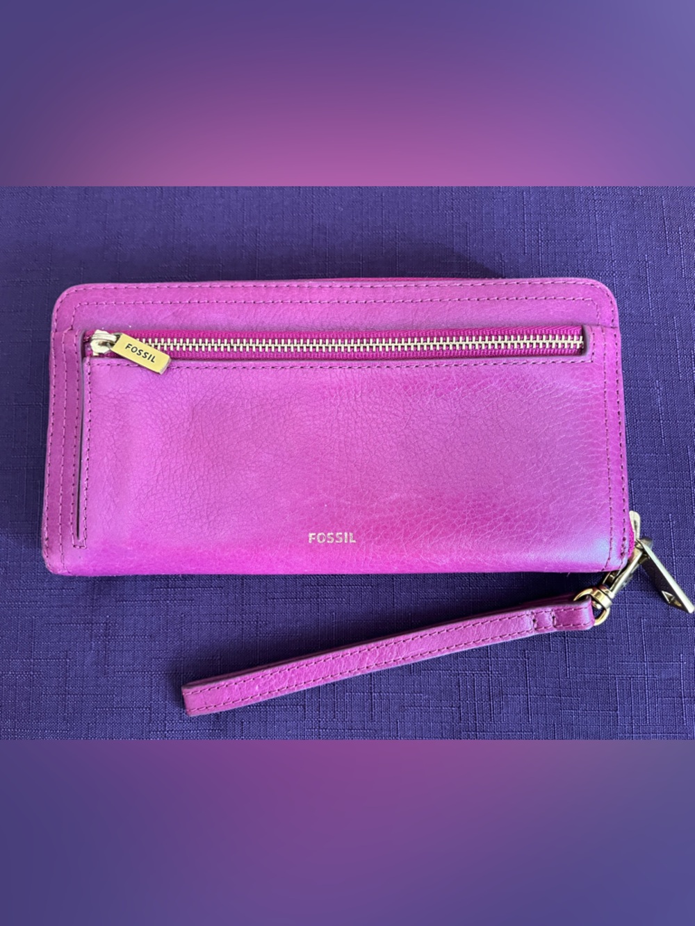 Fossil Fuchsia Pink Leather Zip Wristlet